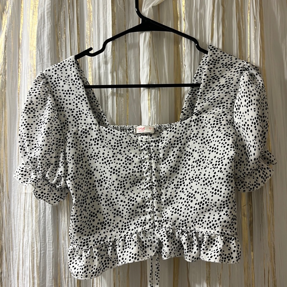 Whit polka dot crop top